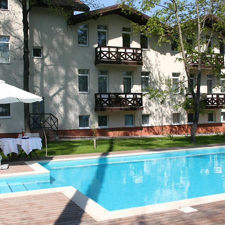 Viktoria Park Hotel Bucha Exterior photo
