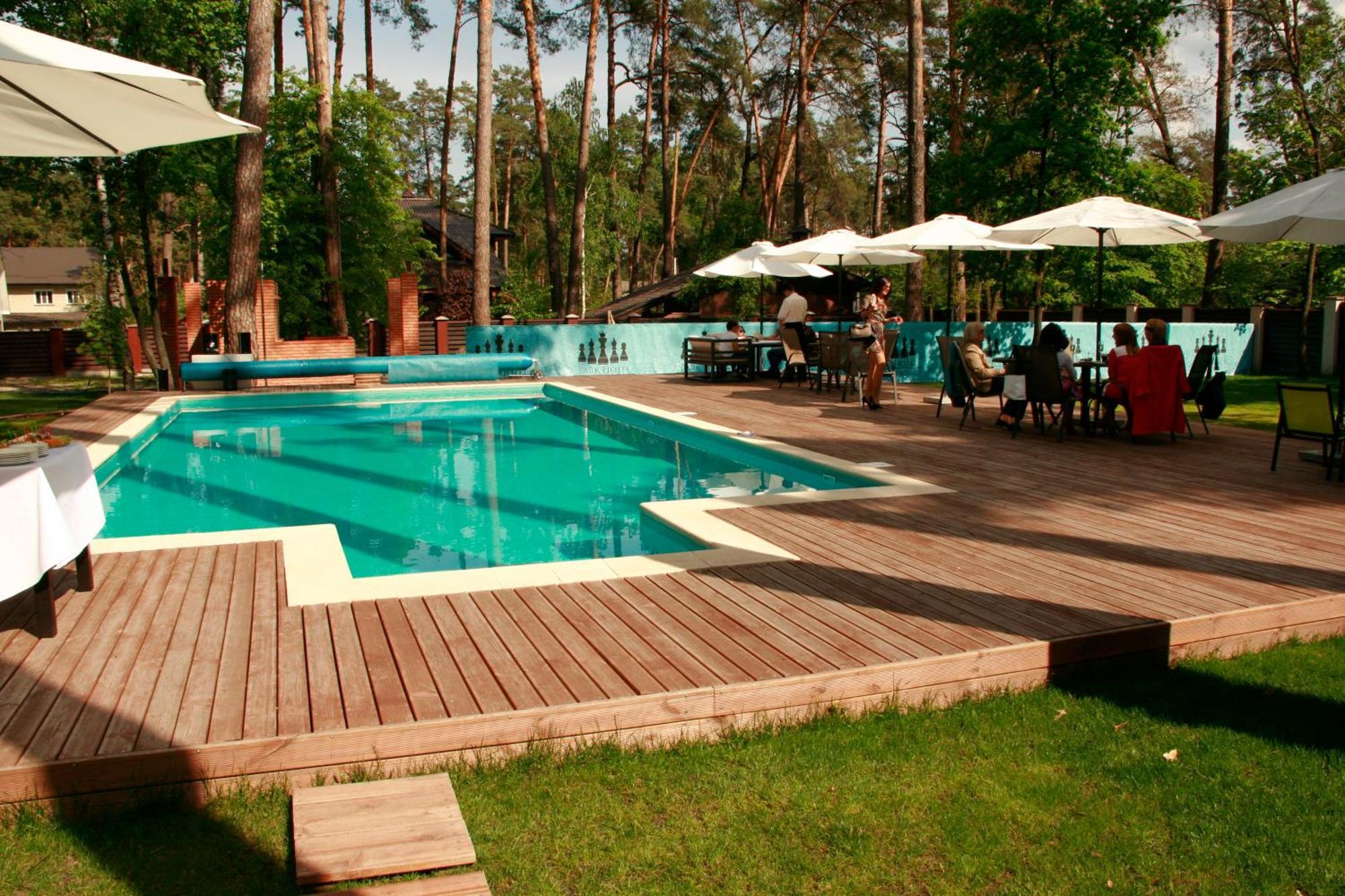 Viktoria Park Hotel Bucha Exterior photo